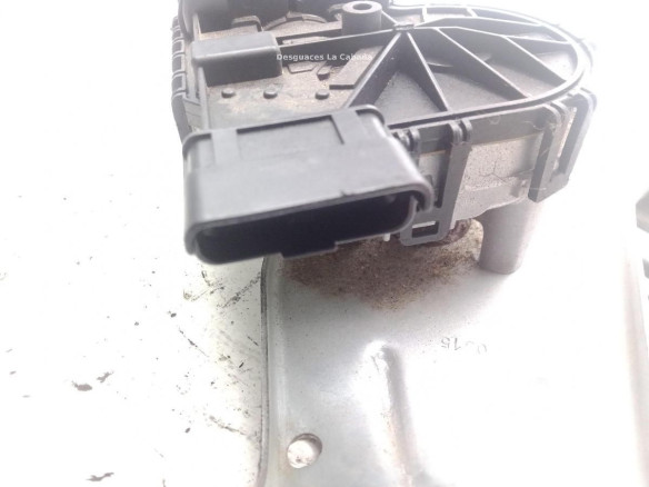 0390241544 MOTOR LIMPIAPARABRISAS DEL DACIA DUSTER|Desguaces La Cabaña