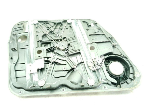 82840F1010 ELEVALUNAS PUERTA LAT DEL DER KIA SPORTAGE (QL)|Desguaces La Cabaña