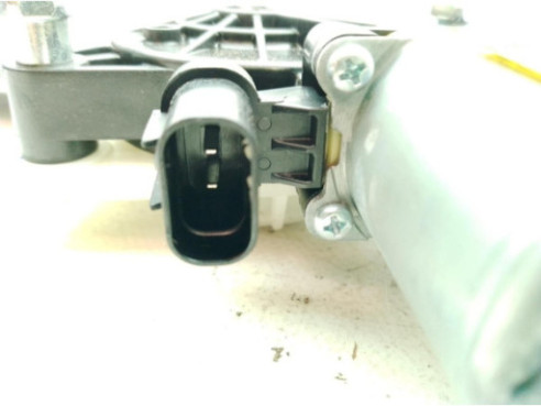 82460J9000 ELEVALUNAS PUERTA LAT DEL DER HYUNDAI KONA (OS)|Desguaces La Cabaña