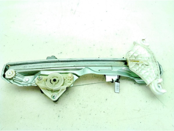 82450J9000 ELEVALUNAS PUERTA LAT TRA DER HYUNDAI KONA (OS)|Desguaces La Cabaña