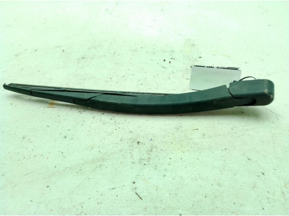 1513761  BRAZO LIMPIAPARABRISAS TRA PORTÓN FORD FIESTA VI|Desguaces La Cabaña
