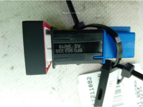 6F0953235 INTERRUPTOR WARNING SEAT ARONA (KJ7)|Desguaces La Cabaña