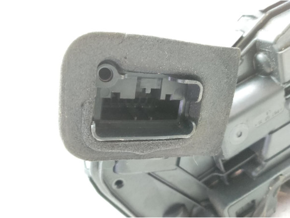 5TA839015L CERRADURA PUERTA LAT TRA IZQ SEAT ARONA (KJ7)|Desguaces La Cabaña