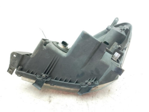 811300F010  FARO DERECHO TOYOTA COROLLA Verso (ZER_, ZZE12_, R1_)|Desguaces La Cabaña