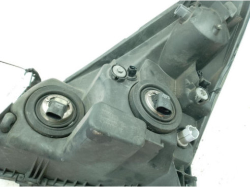 811300F010  FARO DERECHO TOYOTA COROLLA Verso (ZER_, ZZE12_, R1_)|Desguaces La Cabaña