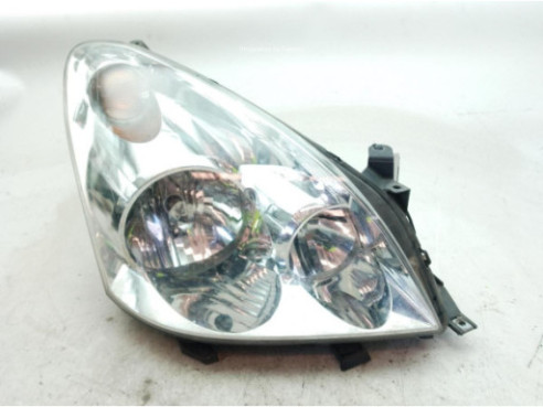 811300F010  FARO DERECHO TOYOTA COROLLA Verso (ZER_, ZZE12_, R1_)|Desguaces La Cabaña
