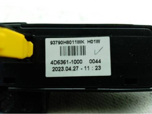 4D6361-11000 INTERRUPTOR WARNING KIA STONIC (YB)|Desguaces La Cabaña