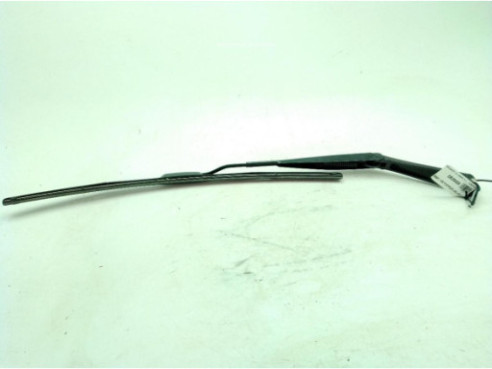 98311H8000  BRAZO LIMPIAPARABRISAS DEL IZQ KIA STONIC (YB)|Desguaces La Cabaña