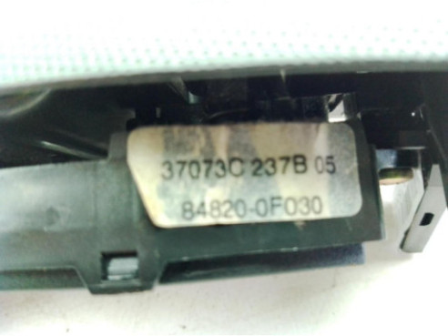 848200F03000 MANDO ELEVALUNAS PUERTA LAT DEL IZQ TOYOTA COROLLA Verso (ZER_, ZZE12_, R1_)|Desguaces La Cabaña