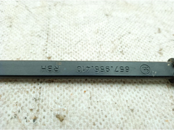 6567955410 BRAZO LIMPIAPARABRISAS DEL DER SKODA KAMIQ (NW4)|Desguaces La Cabaña