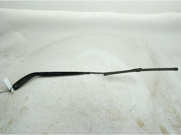 A4478200200  BRAZO LIMPIAPARABRISAS DEL DER MERCEDES BENZ VITO Furgón (W447)|Desguaces La Cabaña