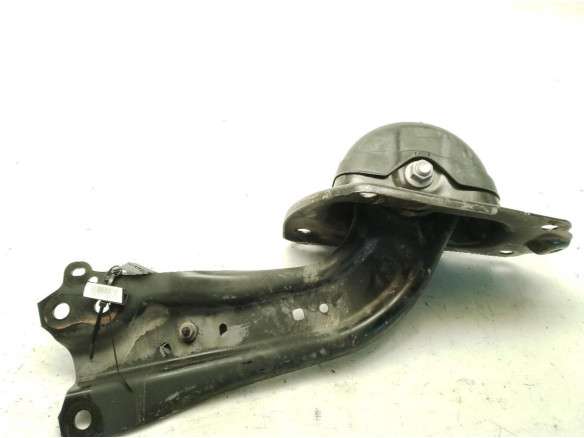 48760F4010  BRAZO SUSPENSION TRA DER INF LONGITUDINAL TOYOTA COROLLA Sedán (_E21_)|Desguaces La Cabaña
