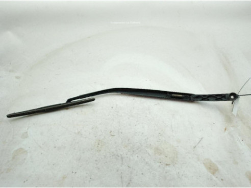 8521102430  BRAZO LIMPIAPARABRISAS DEL DER TOYOTA COROLLA Sedán (_E21_)|Desguaces La Cabaña