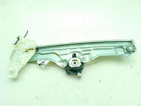 924A3R2000 PILOTO TRA CENTRAL KIA SPORTAGE V (NQ5)|Desguaces La Cabaña 2