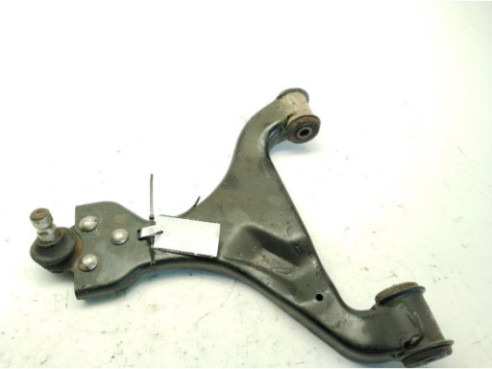 A6393300910  BRAZO SUSPENSION DEL DER INF MERCEDES BENZ VITO Autobús (W639)|Desguaces La Cabaña
