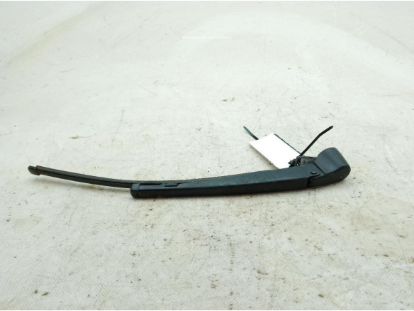 A1568200044  BRAZO LIMPIAPARABRISAS TRA PORTÓN MERCEDES BENZ GLC (X253)|Desguaces La Cabaña