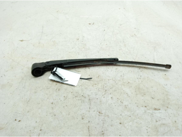 A1568200044  BRAZO LIMPIAPARABRISAS TRA PORTÓN MERCEDES BENZ GLC (X253)|Desguaces La Cabaña