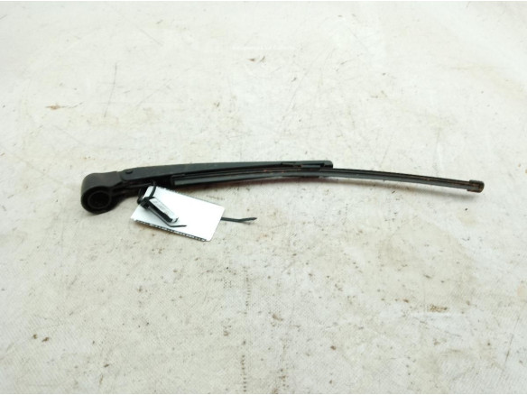 A1568200044  BRAZO LIMPIAPARABRISAS TRA PORTÓN MERCEDES BENZ GLC (X253)|Desguaces La Cabaña