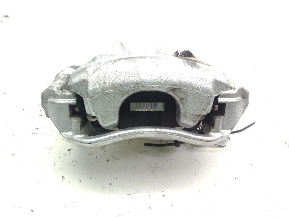 02704658610 PINZA DEL IZQ TOYOTA COROLLA Fastback (_E21_)|Desguaces La Cabaña