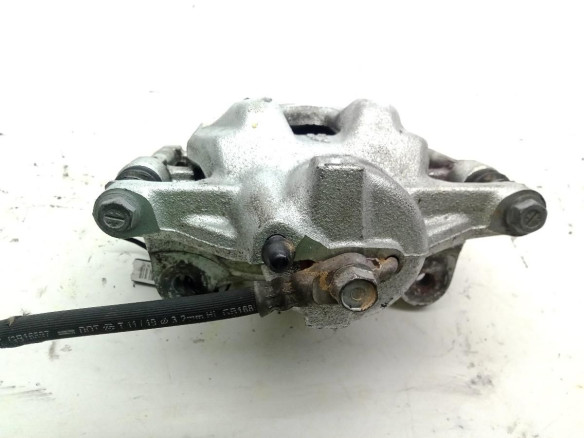 02704658610 PINZA DEL IZQ TOYOTA COROLLA Fastback (_E21_)|Desguaces La Cabaña