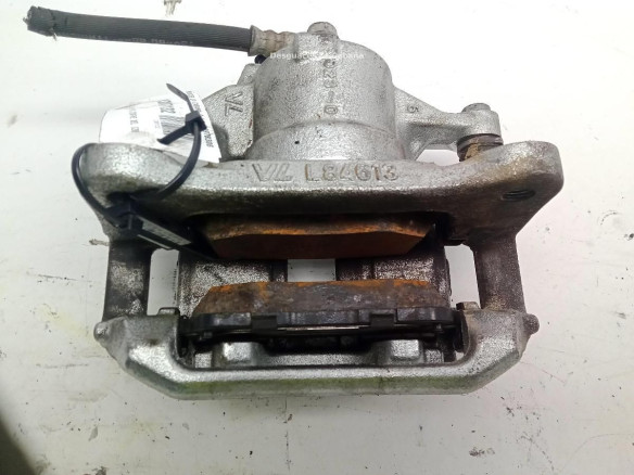 02704658610 PINZA DEL IZQ TOYOTA COROLLA Fastback (_E21_)|Desguaces La Cabaña