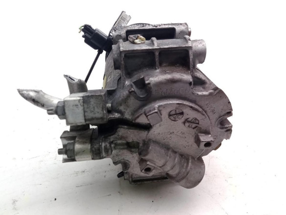 AV1119D629BA COMPRESOR AA FORD FOCUS III Sedán|Desguaces La Cabaña