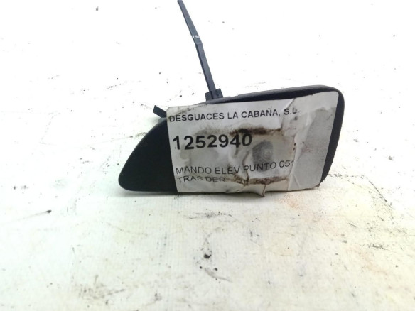 MANDO ELEVALUNAS PUERTA LAT TRA DER FIAT GRANDE PUNTO (199_)|Desguaces La Cabaña