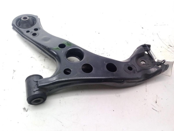 BRAZO SUSPENSION DEL DER INF TOYOTA COROLLA Fastback (_E21_)|Desguaces La Cabaña