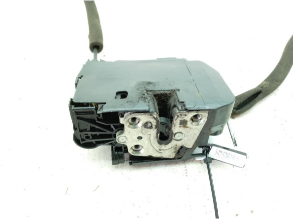 CERRADURA PUERTA LAT DEL DER IVECO DAILY VI Furgón|Desguaces La Cabaña