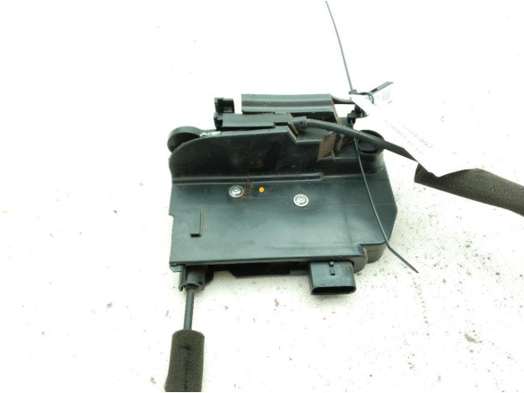 CERRADURA PUERTA LAT DEL DER IVECO DAILY VI Furgón|Desguaces La Cabaña