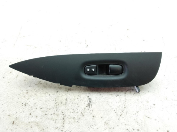 MANDO ELEVALUNAS PUERTA LAT DEL DER NISSAN QASHQAI II Todo terreno, cerrada (J11, J11_)|Desguaces La Cabaña