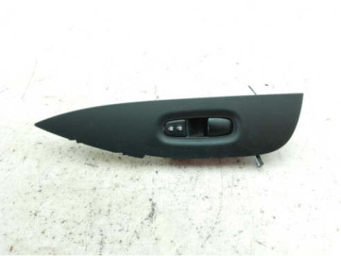 MANDO ELEVALUNAS PUERTA LAT DEL DER NISSAN QASHQAI II Todo terreno, cerrada (J11, J11_)|Desguaces La Cabaña