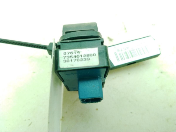 7354612800 MANDO ELEVALUNAS PUERTA LAT DEL DER FIAT DOBLO Furgón/ranchera familiar (263_)|Desguaces La Cabaña