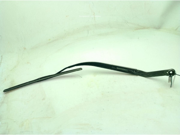 8250A587  BRAZO LIMPIAPARABRISAS DEL DER MITSUBISHI OUTLANDER III (GG_W, GF_W, ZJ)|Desguaces La Cabaña