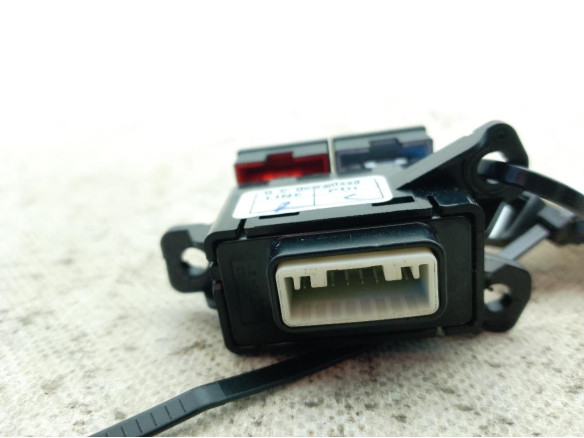 93790Q0000 INTERRUPTOR WARNING HYUNDAI i20 III (BC3, BI3)|Desguaces La Cabaña