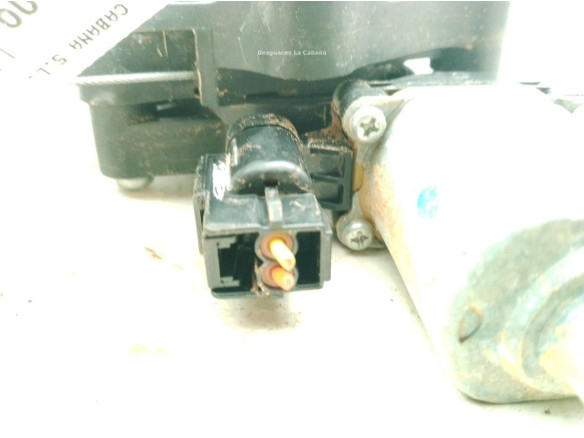 82402Q0010 ELEVALUNAS PUERTA LAT DEL DER HYUNDAI i20 (GB)|Desguaces La Cabaña