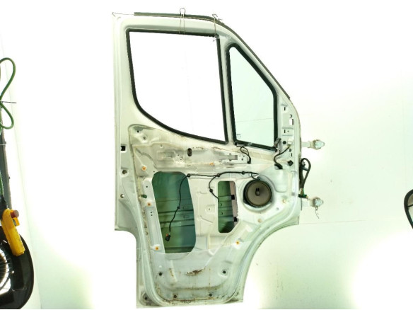 PUERTA LAT DEL IZQ IVECO DAILY VI Furgón|Desguaces La Cabaña