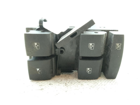 20830838 MANDO ELEVALUNAS PUERTA LAT DEL IZQ CHEVROLET ORLANDO (J309)|Desguaces La Cabaña