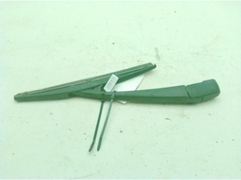 3882151K02000  BRAZO LIMPIAPARABRISAS TRA PORTÓN SUZUKI SWIFT IV (FZ, NZ)|Desguaces La Cabaña