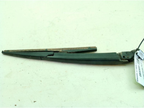 988152P000 BRAZO LIMPIAPARABRISAS TRA PORTÓN KIA STONIC (YB)|Desguaces La Cabaña