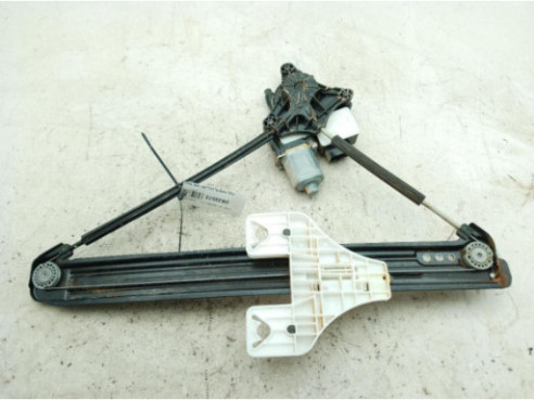 575839462A  ELEVALUNAS PUERTA LAT TRA DER SEAT ATECA (KH7)|Desguaces La Cabaña