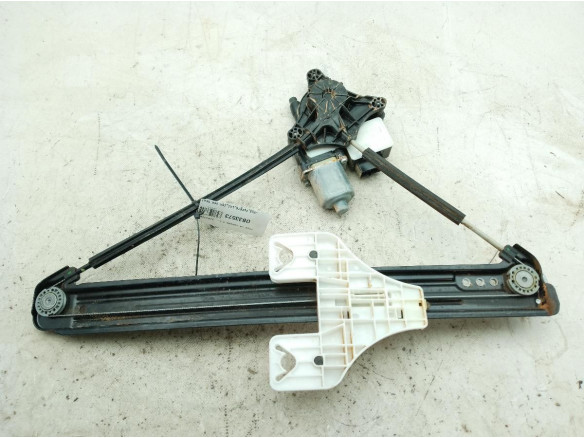 575839462A  ELEVALUNAS PUERTA LAT TRA DER SEAT ATECA (KH7)|Desguaces La Cabaña