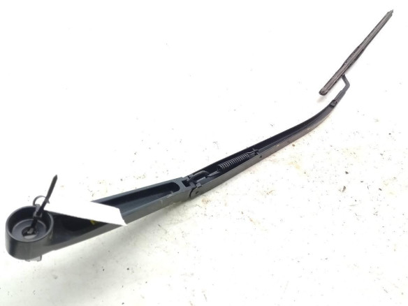 98321D3000  BRAZO LIMPIAPARABRISAS DEL DER HYUNDAI TUCSON (TL)|Desguaces La Cabaña