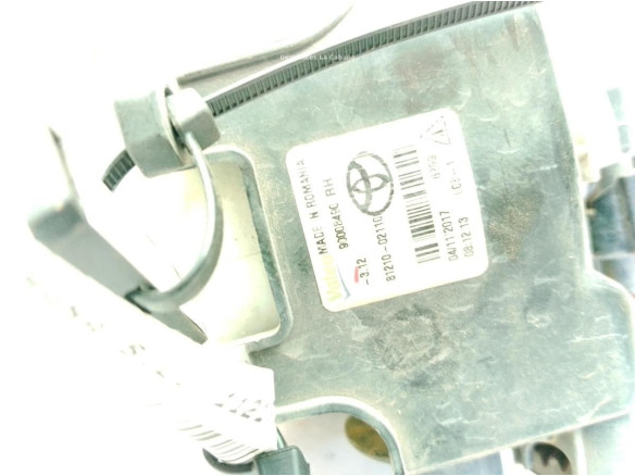 8121002110 NIEBLA DEL DER TOYOTA AURIS (_E18_)|Desguaces La Cabaña