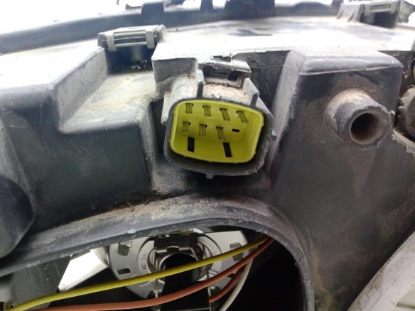 04857703ABF FARO IZQUIERDO CHRYSLER VOYAGER IV (RG, RS)|Desguaces La Cabaña