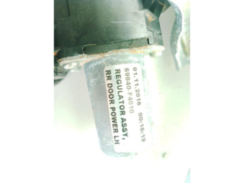 69840F4010 ELEVALUNAS PUERTA LAT TRA IZQ TOYOTA C-HR (_X1_)|Desguaces La Cabaña