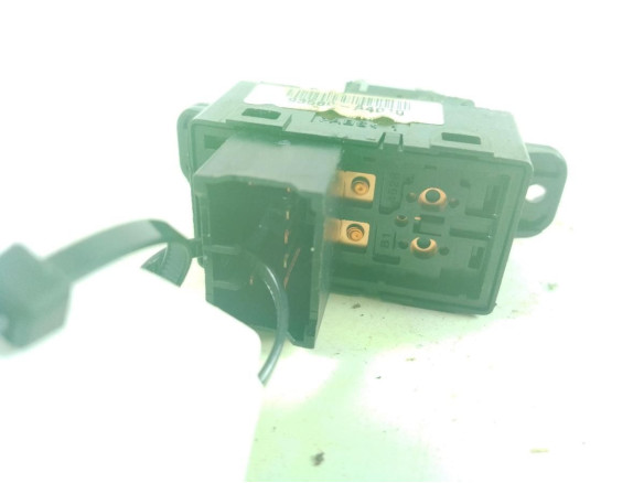 93580A4010 MANDO ELEVALUNAS PUERTA LAT TRA DER KIA CARENS IV|Desguaces La Cabaña