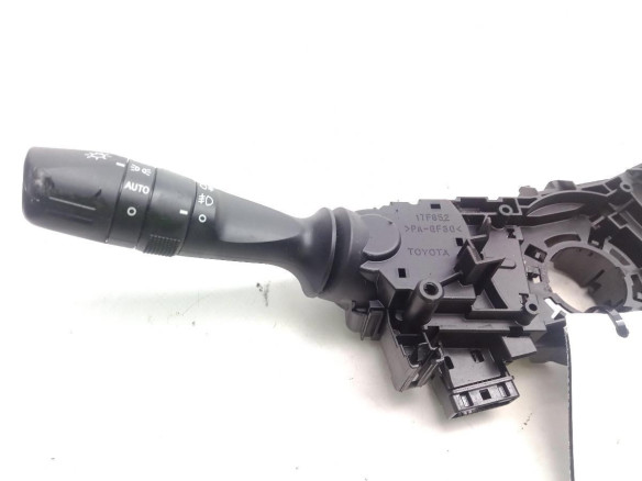 0272017F852 MANDO COMPLETO TOYOTA AURIS (_E18_)|Desguaces La Cabaña