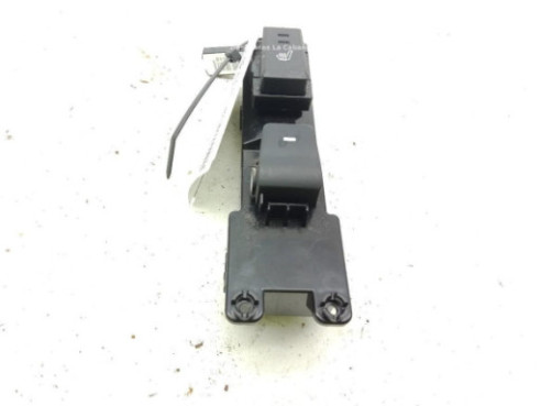 93580D3121 MANDO ELEVALUNAS PUERTA LAT TRA DER HYUNDAI TUCSON (TL)|Desguaces La Cabaña