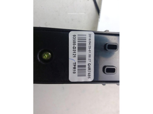 93580D3121 MANDO ELEVALUNAS PUERTA LAT TRA DER HYUNDAI TUCSON (TL)|Desguaces La Cabaña